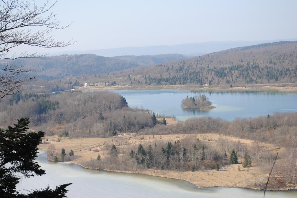 Auberge Du Herisson La Chaux-du-Dombief Екстер'єр фото